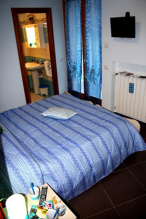 B&B Notte E Di Monasterolo del Castello Habitación foto